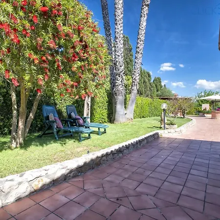 Galatea Con Giardino Per 8 Persone Vicino Con 4