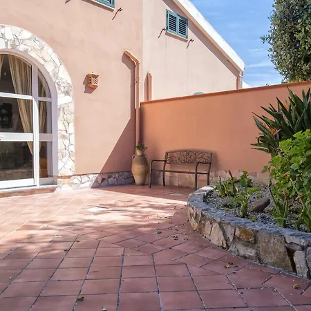 Villa Galatea Con Giardino Per 8 Persone Vicino Con 4